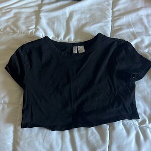 simple black cropped short sleeve top